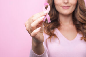 ¿Cuáles son los factores de riesgo del cáncer de mama?