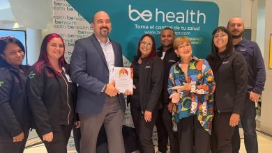 Dr. Alexis Cruz Chacón, hematólogo y oncólogo y su equipo de trabajo