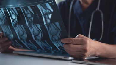 Algunos tipos de cáncer primario de hueso son el osteosarcoma, el sarcoma de Ewing, el histiocitoma fibroso maligno y el condrosarcoma.