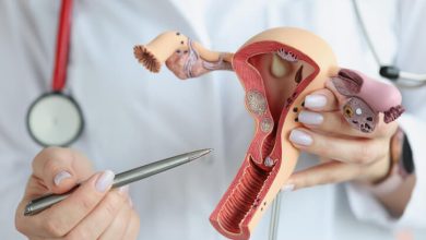 El cáncer de cuello uterino es cáncer que se origina en las células del cuello del útero. También se conoce como cáncer de cérvix o cáncer cervicouterino.