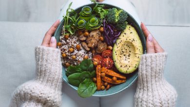 La nutrición es un proceso por el que el cuerpo incorpora alimentos y los usa para crecer, mantenerse sano y reemplazar los tejidos.