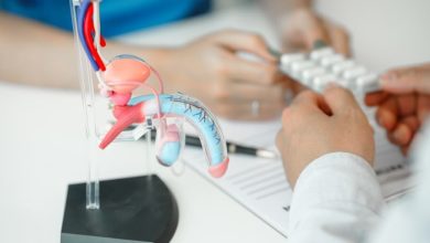 Hombres adultos lidian con alta incidencia de cáncer de próstata y los más jóvenes son afectados por el cáncer de testículos