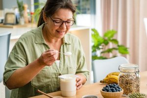 El yogur natural y su papel en la prevención del cáncer de colon