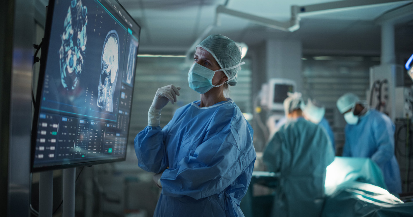 Informarte sobre tu diagnóstico y tus opciones es parte fundamental del proceso. Hablar con tu equipo médico, resolver dudas y acceder a pruebas genéticas no solo mejora tu pronóstico, sino que también te empodera en tu camino hacia la recuperación.