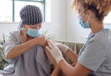 Las vacunas, conocidas como inmunizaciones, son utilizadas para ayudar al sistema inmunitario de una persona.