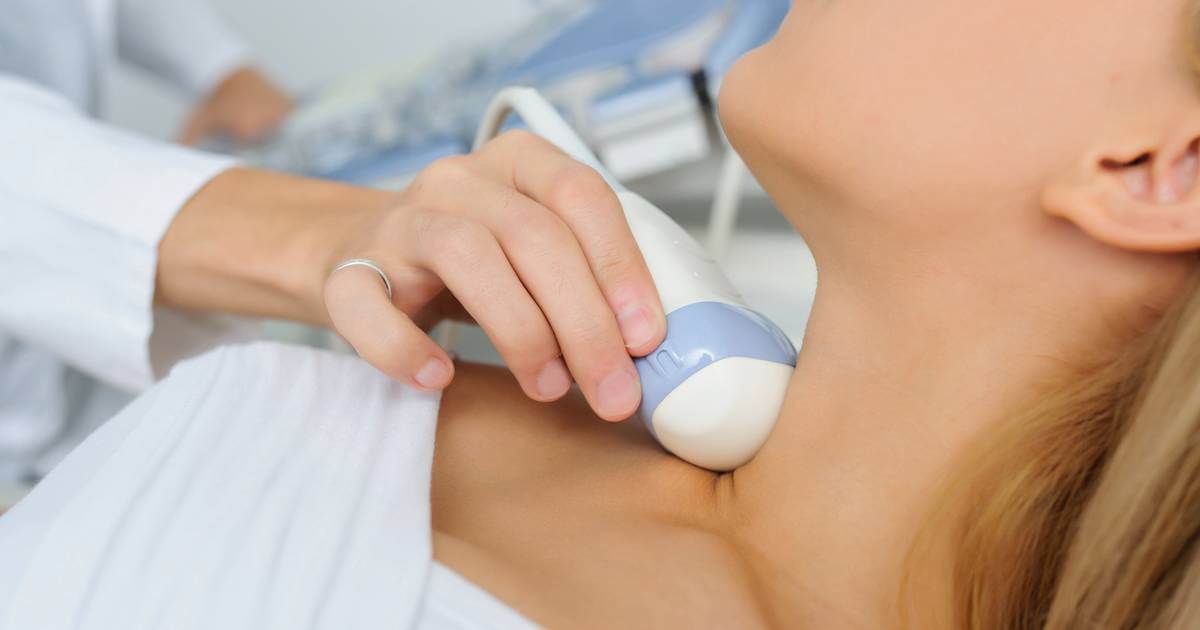 Los nódulos en la tiroides son bultos sólidos o llenos de líquido que se forman dentro de la tiroides. Solo un porcentaje pueden ser cáncer.